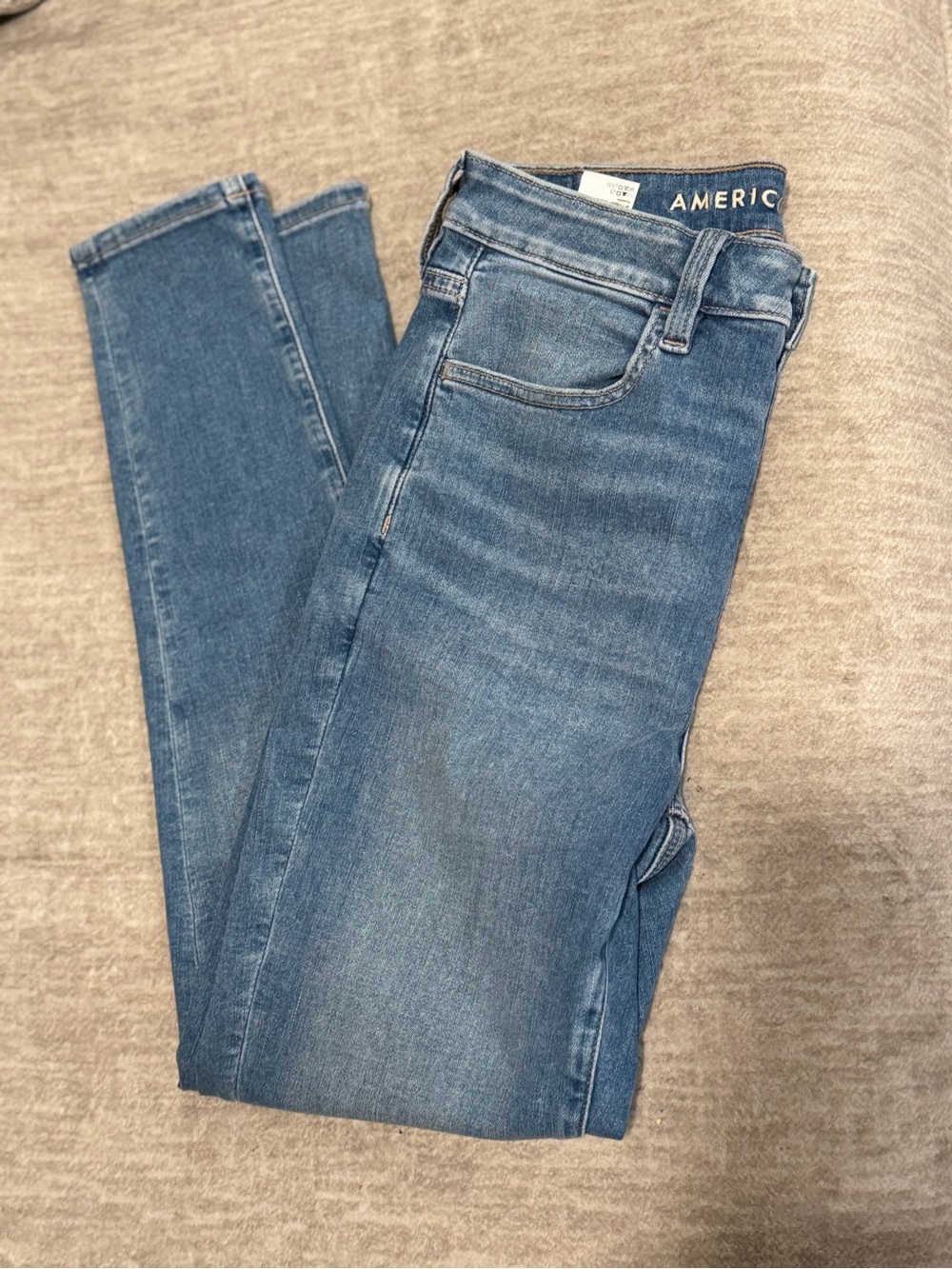 AMERICAN EAGLE Women's Mid-Rise Blue Skinny Jeans Sz 8 Short new without tag